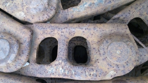 ขายโซ่ ใหม่ตราโคมัสสุ ใส่รถแมคโค PC-200-5-6-7-8 และว่อนโว่โซ่แท้คับ และโซ่เก่าตรา CAT- ใส่ 320-2-B-D และโกเบโก้ SK-200-3-5-6-8 ขายไม่แพงครับ