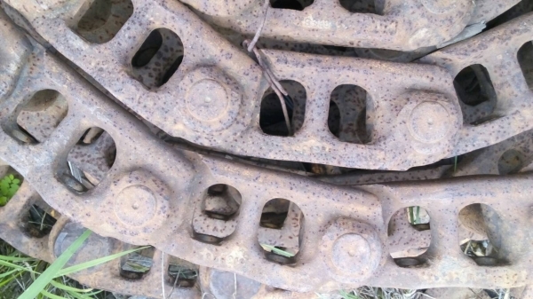 ขายโซ่ ใหม่ตราโคมัสสุ ใส่รถแมคโค PC-200-5-6-7-8 และว่อนโว่โซ่แท้คับ และโซ่เก่าตรา CAT- ใส่ 320-2-B-D และโกเบโก้ SK-200-3-5-6-8 ขายไม่แพงครับ