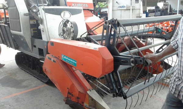 ขายรถเกี่ยวข้าว KUBOTA DC60 ราคา200,000 สนใจโทร 090-8588220คุณนะ 093-3258446คุณบิว หรือเข้าดูสินค้าอื่นๆได้ที่ www.narong2truck.com หรือ www.truck.in.th/498 หรือเพจFacebook ณรงค์ ซื้อขายรถมือสอง (เว็บไซต์ส่วนตัว) หรือFacebook คุณนะ รถบรรทุก