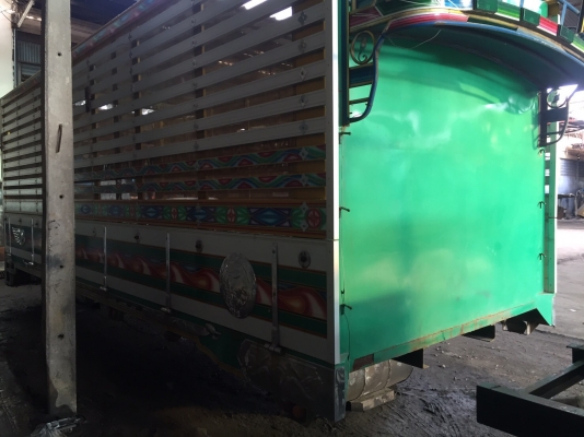 กระบะคอกมีเนียม สวยมาก ยาว7.10สุง2.5กว้าง2.55 ม.คัสซี87ซม.