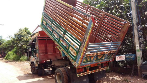 ขายรถตุ้กดั้ม เครื่อง RT 140 แรง แชชซีหน้า5 ขายรถตุ้กดั้ม เครื่อง RT 140 แรง แชชซีหน้า5