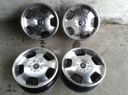 ขอบ15นิ้ว4รู100/114 ชุดนี้ ราคา 5800 บาท