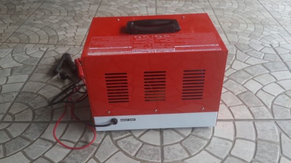 เครื่องชาร์ดแบตเตอรี่ 20 A