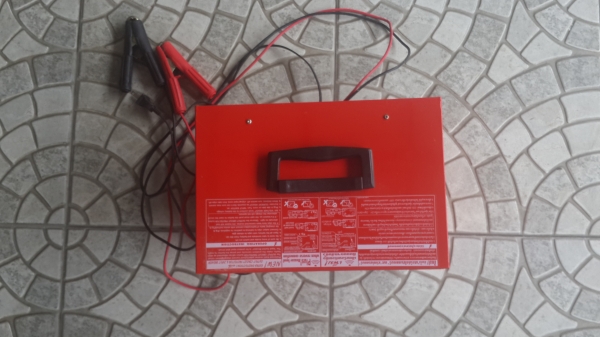 เครื่องชาร์ดแบตเตอรี่ 20 A