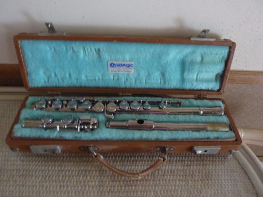 ขายflute Artley usa ปี1957ยังใช้งานได้ดี