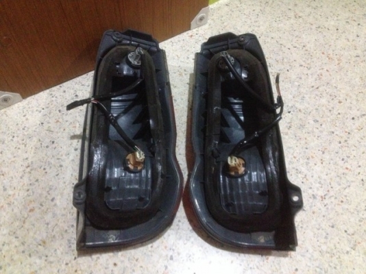 ไฟท้าย TOYOTA GRANVIA หน้ายักเก่าญี่ปุ่นเเท้สภาพสวยคู่ละ