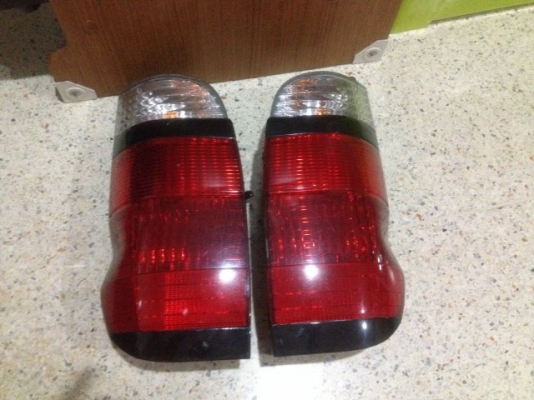 ไฟท้าย TOYOTA GRANVIA หน้ายักเก่าญี่ปุ่นเเท้สภาพสวยคู่ละ