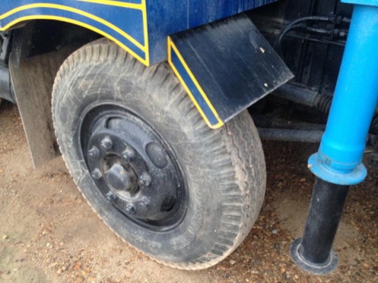 ขายเทเลอร์12ล้อ 2 เพลา 195 นางฟ้า เกียร์ZF หางเป็ด เฮียบ3ตัน ขายเทเลอร์12ล้อ 2 เพลา 195 นางฟ้า เกียร์ZF หางเป็ด เฮียบ3ตัน