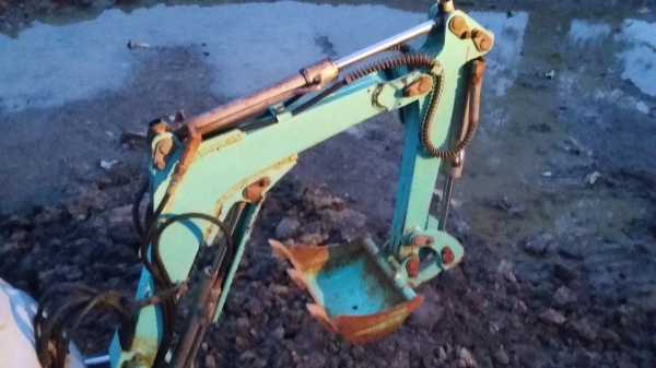 ขาย แบ็คโค จิ๋ว พร้อมใช้สภาพเก่านอก