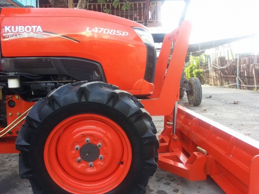 คูโบต้า L4708SP 4 WD ใบมีดดันหน้าใหม่