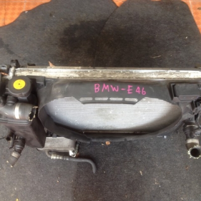 หม้อน้ำติดเเผงคอยร้อน BMW E46 เก่าญี่ปุ่นเเท้สภาพดีของตามรูปครับ