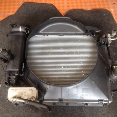 หม้อน้ำติดเเผงคอยร้อน BMW E46 เก่าญี่ปุ่นเเท้สภาพดีของตามรูปครับ