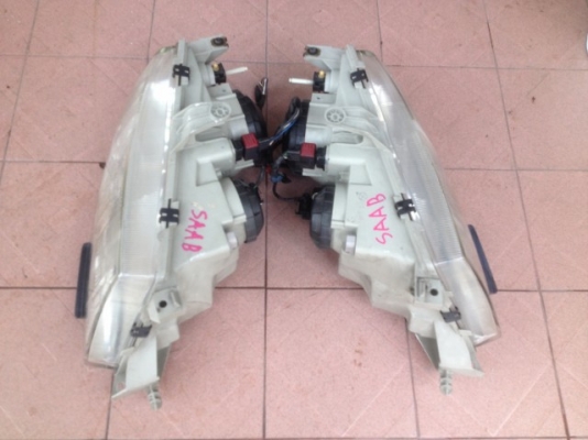 ไฟหน้า SAAB 95 เก่าญี่ปุ่นเเท้สภาพสวยคู่ละ