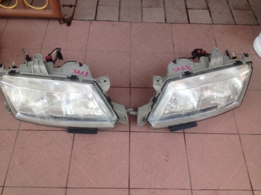 ไฟหน้า SAAB 95 เก่าญี่ปุ่นเเท้สภาพสวยคู่ละ