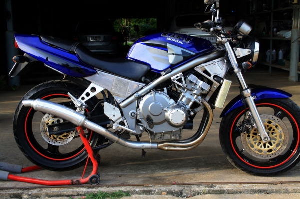 ขาย CB 400 VTEC 1 ทะเบียนแท้ สมอ. เทคเปิดทุกเกียร์ ท่อสูตรเสียงมัน 109000
