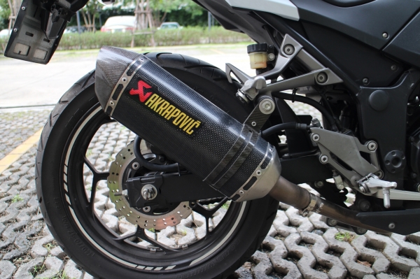 ขาย BigBike Kawasaki Z250 ปี 2012 สีขาว สภาพนางฟ้า ขาย BigBike Kawasaki Z250 ปี 2012 สีขาว สภาพนางฟ้า