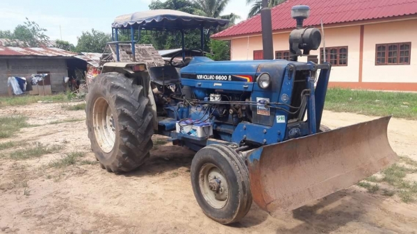 ขายครับ รถไถฟอร์ด 77 T1 ขายครับ รถไถฟอร์ด 77 T1