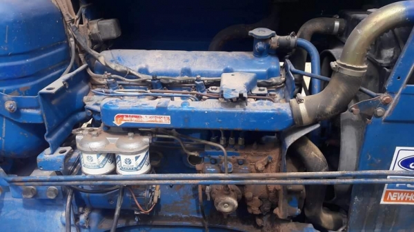 ขายครับ รถไถฟอร์ด 77 T1 ขายครับ รถไถฟอร์ด 77 T1