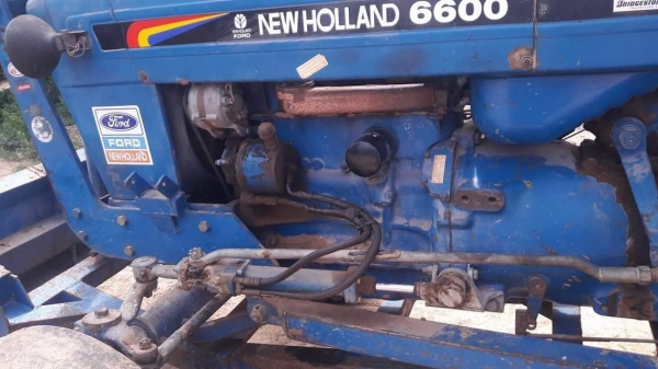 ขายครับ รถไถฟอร์ด 77 T1 ขายครับ รถไถฟอร์ด 77 T1