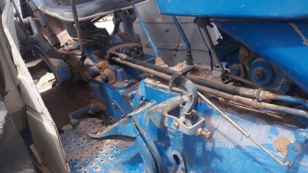 ขายครับ รถไถฟอร์ด 77 T1 ขายครับ รถไถฟอร์ด 77 T1