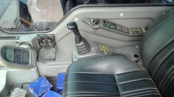 ขายรถแบคโฮ VOLVO EC210B LC เอกสารเล่มทะเบียน ไมล์ 5030 ชม.ราคา 1350000