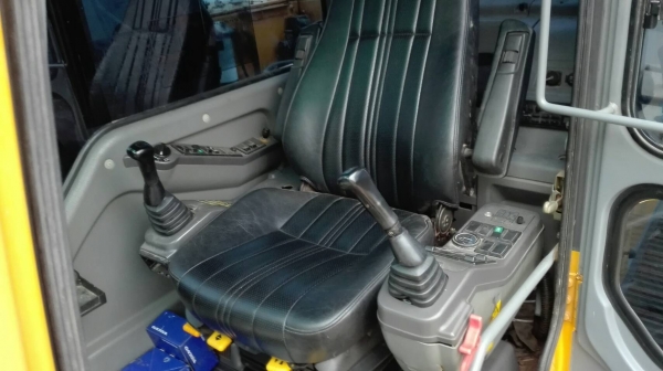 ขายรถแบคโฮ VOLVO EC210B LC เอกสารเล่มทะเบียน ไมล์ 5030 ชม.ราคา 1350000