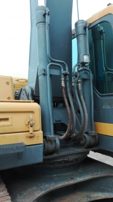 ขายรถแบคโฮ VOLVO EC210B LC เอกสารเล่มทะเบียน ไมล์ 5030 ชม.ราคา 1350000
