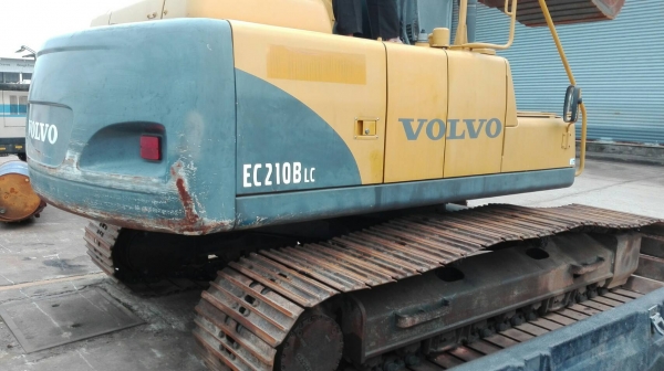 ขายรถแบคโฮ VOLVO EC210B LC เอกสารเล่มทะเบียน ไมล์ 5030 ชม.ราคา 1350000