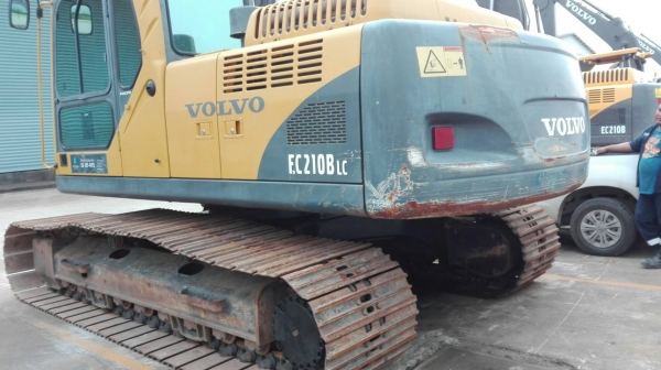 ขายรถแบคโฮ VOLVO EC210B LC เอกสารเล่มทะเบียน ไมล์ 5030 ชม.ราคา 1350000