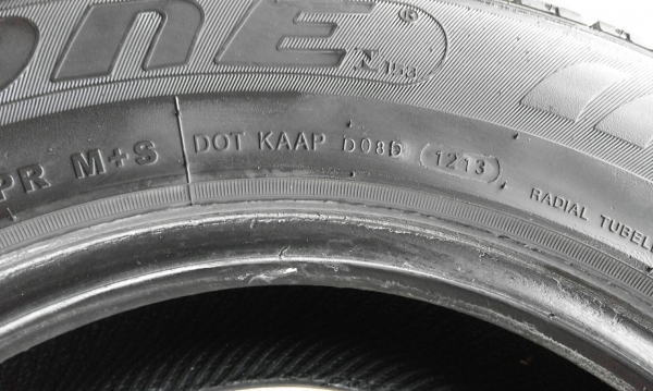 235/75R15  DEESTONE PAYAK  A/T  มี 2 เส้น tel.081-427-3941