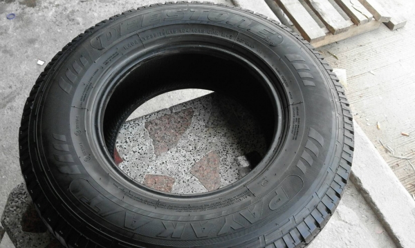 235/75R15  DEESTONE PAYAK  A/T  มี 2 เส้น tel.081-427-3941