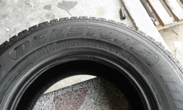 235/75R15  DEESTONE PAYAK  A/T  มี 2 เส้น tel.081-427-3941