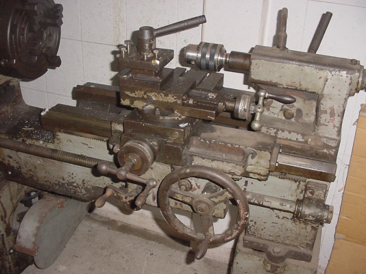 เครื่องกลึงไต้หวัน ขนาด 4-5ฟุตครับ