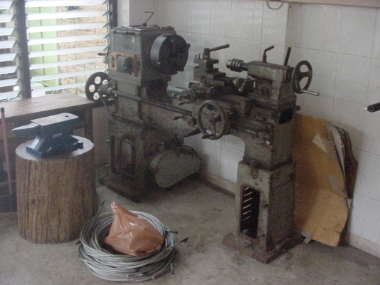 เครื่องกลึงไต้หวัน ขนาด 4-5ฟุตครับ