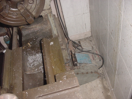 เครื่องกลึงไต้หวัน ขนาด 4-5ฟุตครับ