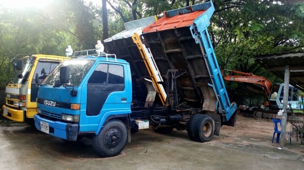 ขายรถดั้มพ์ IZUSU เครื่อง 175 6BG1 พร้อมใช้งานต่อรองราคาได้ครับ
