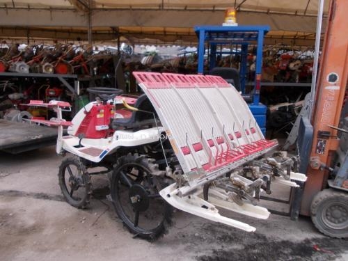 รถมือสองคุณภาพดี พร้อมช่างชำนาญการ รถปลูกข้าวดำนานั่งขับ รหัสสินค้า : 80802590 รถมือสองคุณภาพดี พร้อมช่างชำนาญการ รถปลูกข้าวดำนานั่งขับ รหัสสินค้า : 80802590