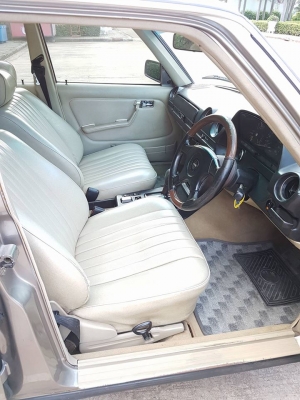 ขายคับ Mercedes Benz250 W123 สวยๆ วางเครื่อง1JZ แอร์หนาว ระบบไฟติดหมด ภายในสวยๆเลย ทะเบียนพร้อมโอนไม