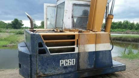 KOMATSU PC 60-3 KOMATSU PC 60-3