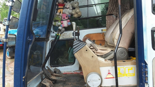 ขายรถแบ็คโฮ sk 120 ไฟฟ้าครบ ใบซื้อขาย