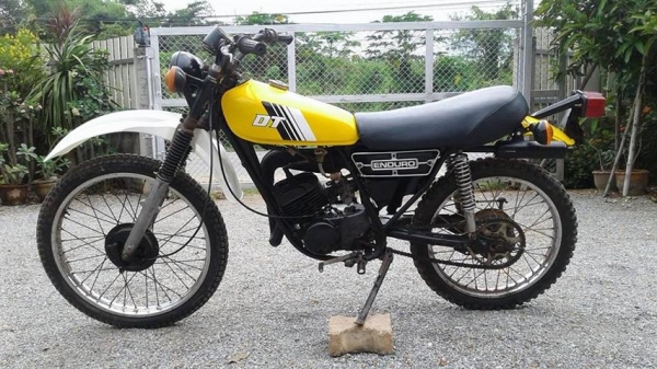 ขาย DT100 คันสตาร์ทคันเกียร์โครงไม่เชื่อมไม่ดามเครื่องดีพอใช้เหมาะเอาไปปั้นต่ออกใบซื้อขาย