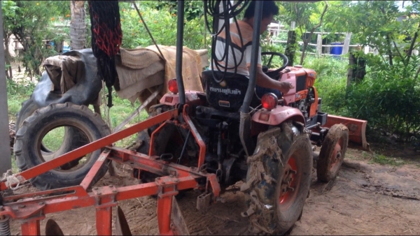KUBOTA KRT 140 PTO ราคา 100,000 บาท สภาพสวยสด เครื่องดี พร้อมใช้งานอุปกรณ์ 3 รายการ มีดันหน้า มีผานหลัง ล้อเหล็ก สนใจติดต่อ 09 9710 7608 / 08 3367 1214 Lind id: mossini5372 KUBOTA KRT 140 PTO ราคา 100,000 บาท สภาพสวยสด เครื่องดี พร้อมใช้งานอุปกรณ์ 3 รายการ มีดันหน้า มีผานหลัง ล้อเหล็ก สนใจติดต่อ 09 9710 7608 / 08 3367 1214 Lind id: mossini5372