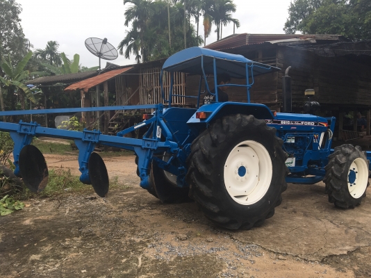 รถไถมือสอง ขายรถไถฟรอดูสองเพลามีไบมีด แล้ผานบุกเบิด ราคา550000บาท พร้อมใช้งานสวยๆครับ สนใจ โทร 081-3655997 อำพร พาเจริญ (มีค้าแนะนำ5000ถ้ามาจากเฟสใครแจ้งทางร้านด้ายนะครับ) ต. วังบัว อ. คลองขลุง จ. กำแพงเพชร  ดูสินค้าเพิ่มเติมได้ที่  (http://buasorn.truck2