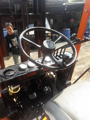 ขายฟอล์คลิฟท์ Toyota FD15 ดีเซล เครื่องดีพร้อมใช้ครับ ขายฟอล์คลิฟท์ Toyota FD15 ดีเซล เครื่องดีพร้อมใช้ครับ