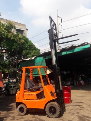 ขายฟอล์คลิฟท์ Toyota FD15 ดีเซล เครื่องดีพร้อมใช้ครับ