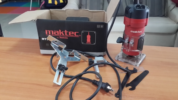 ทริมเมอร์ 1 /4" maktec mt372