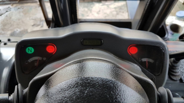 ขายด่วนรถยกKOMATSU FG15-18 ยก1.5ตันเสาสูง3เมตรเกียรออโต้รถนอกนำเข้ายังไม่เคยใช้งานในเมืองไทยเลย=รุ่นใหม่ขายถูกๆๆ