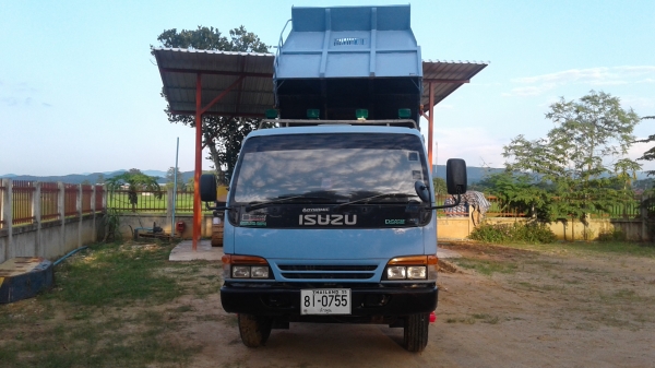 รถดั้มพ์.NPR.120แรงปี39ฝาขาว.แอร์.พวงมาลัยเพาเวอร์.เกียร์ร๊อกกี้6สปีด.ช่างล่างF.หน้าหลัง.รถห้างแท้100\%ดั้มพ์สามมิตร.รถพร้อมใชเล่มพร้อมโอน