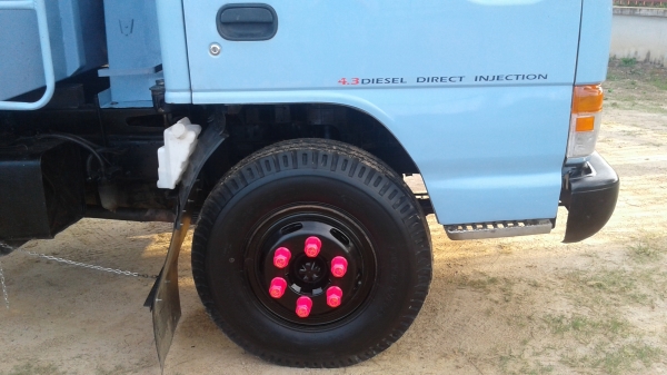 รถดั้มพ์.NPR.120แรงปี39ฝาขาว.แอร์.พวงมาลัยเพาเวอร์.เกียร์ร๊อกกี้6สปีด.ช่างล่างF.หน้าหลัง.รถห้างแท้100\%ดั้มพ์สามมิตร.รถพร้อมใชเล่มพร้อมโอน