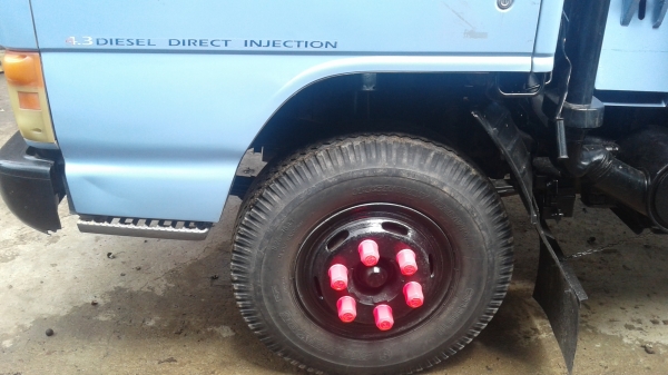 รถดั้มพ์.NPR.120แรงปี39ฝาขาว.แอร์.พวงมาลัยเพาเวอร์.เกียร์ร๊อกกี้6สปีด.ช่างล่างF.หน้าหลัง.รถห้างแท้100\%ดั้มพ์สามมิตร.รถพร้อมใชเล่มพร้อมโอน